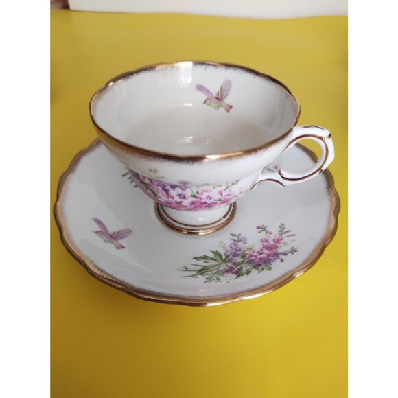 Rosina Tea cup and Saucer, Floral Bouquet with bird, Gold Accents England - Picture 14 of 15